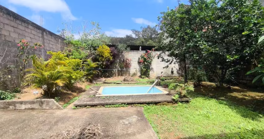 Casa com 2 quartos à venda na Rua Marinho Norberto de Souza, Grama, Juiz de Fora