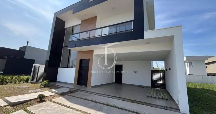 Casa duplex contemporânea em condomínio clube de alto padrão