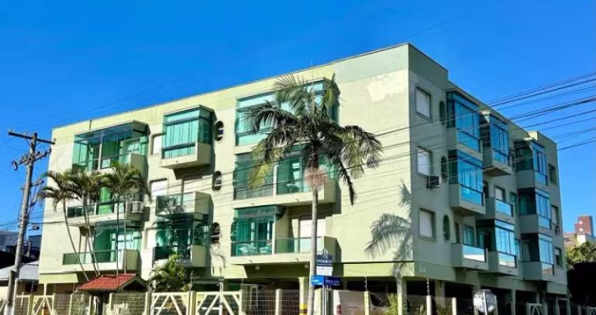 Apartamento de 02 dormitórios no centro de Tramandaí