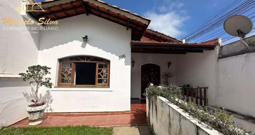 COMERCIAL  ,  EXCELENTE CASA 900 METROS DO CENTRO