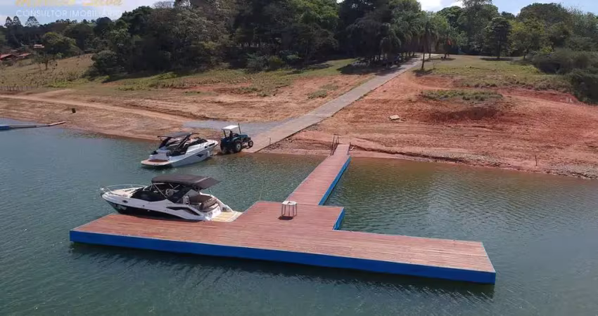 Represa, terreno plano em condomínio de alto padrão