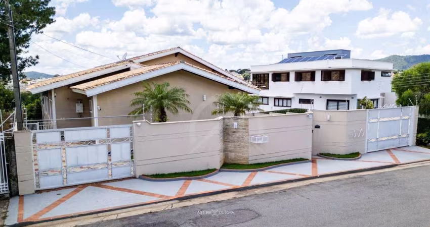 Casa com 4 dormitórios à venda, 562 m² por R$ 1.990.000 - Vila Santista - Atibaia/SP