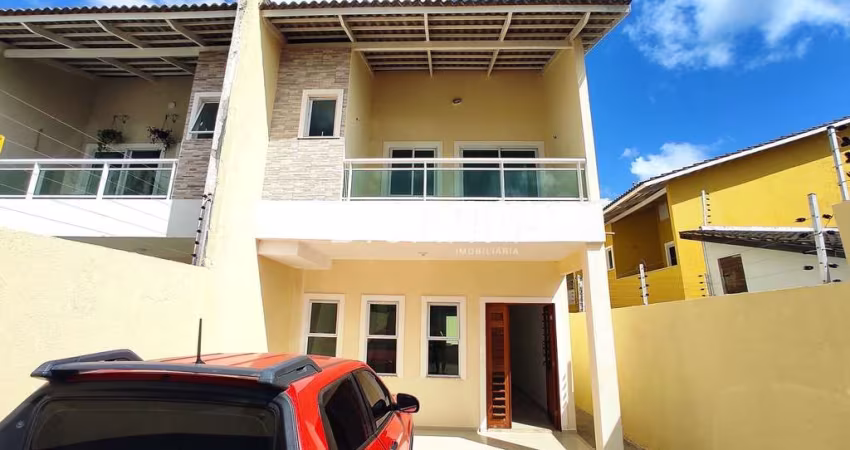 Vendo dúplex 3 suítes - Eusébio-Coité.