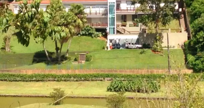 Casa à venda em frente ao Lago Quitandinha em Petrópolis!