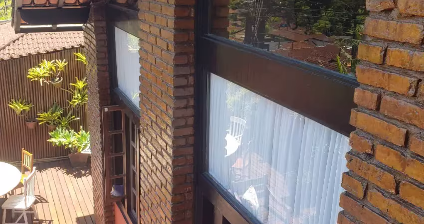 Excelente residência na região do quitandinha pronta para morar!