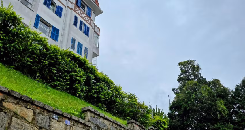 Apartamento à venda no centro de Petrópolis!