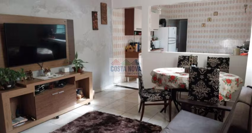 Casa a venda com 3 quartos, 3 banheirso e 2 vagas de garagem na Mirim em Praia Grande- SP