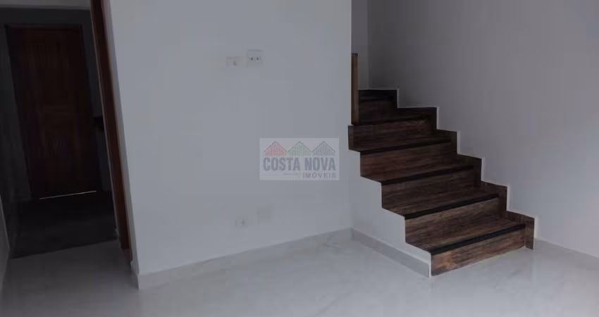 Sobrado, 56 m², 2 quartos, 1 garagem, próximo a praia.