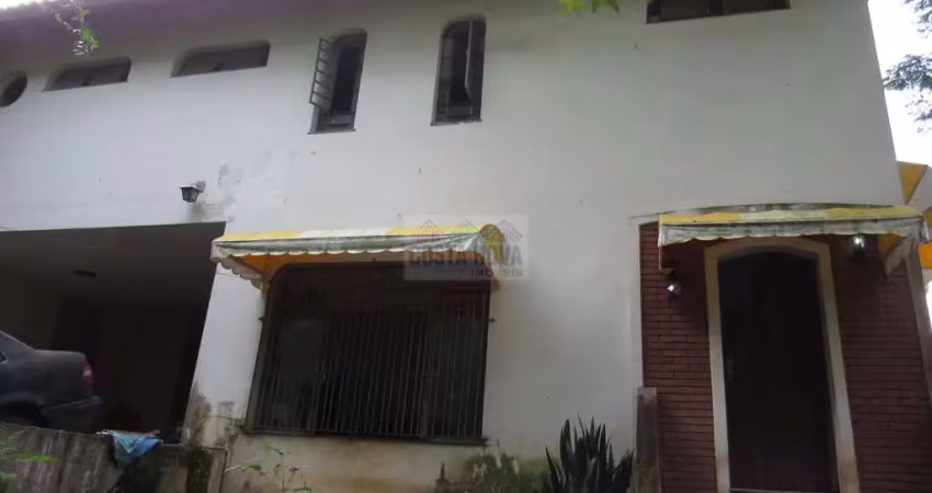 Casa a venda, com dois pisos, 4 quartos, 5 vagas, no parque dos príncipes, condomínio semi-fechado