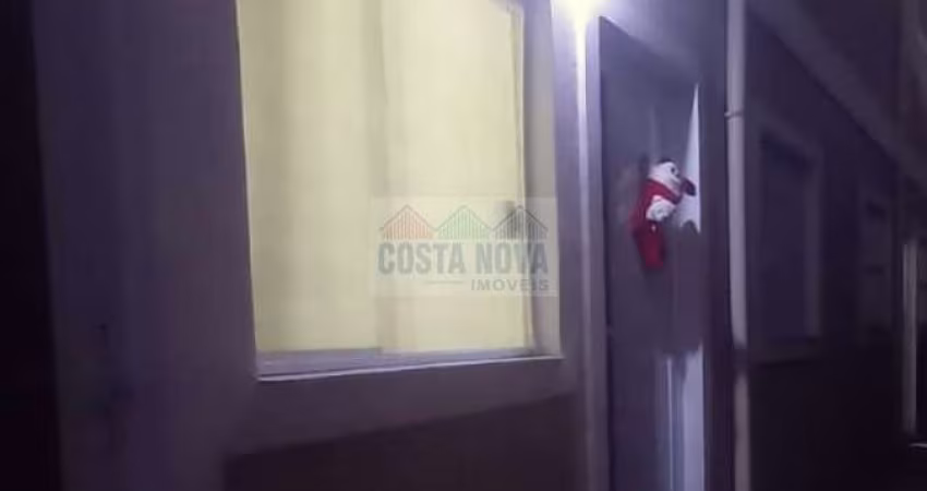 Casa térrea em condomínio a venda, com 2 quartos, 1 banheiro e 1 vaga