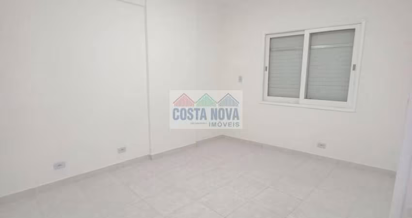 Apartamento de 1 quarto com vista livre todo reformado em São Vicente com garagem coletiva