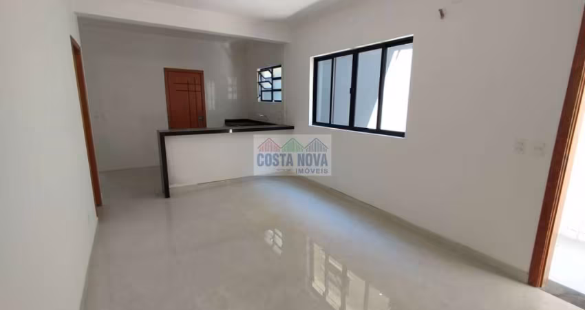 Casa sobrado de 3 quartos , 3 garagens e 2 banheiros de 100m². Nova no Embaré