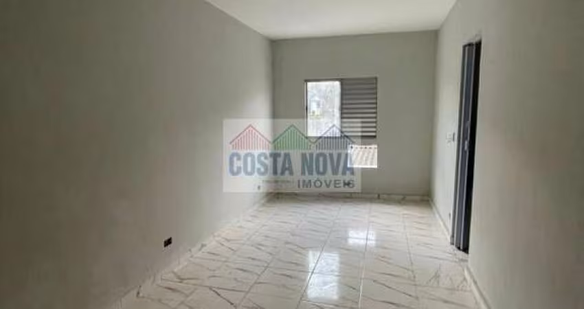Sobrado à venda com 80m², 2 quartos, 1 sala e 3 banheiros em excelente localização - São Vicente