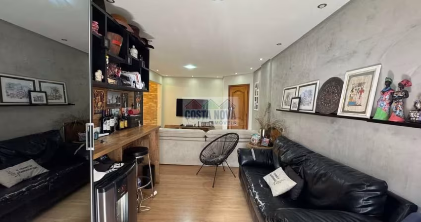 Apartamento à venda com 98m², 2 quartos sendo 1 suíte, 1 vaga e elevador, no bairro Canto do Forte