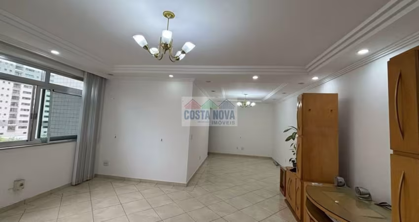 Apartamento para locação ou venda com 144m², 3 quartos sendo 1 suíte,  com 3 banheiros e vaga