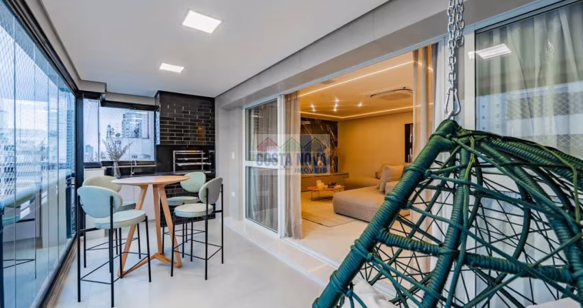 Exclusividade e Sofisticação - Apartamento Mobiliado de 243m² , 4 quartos no Coração de Santos!