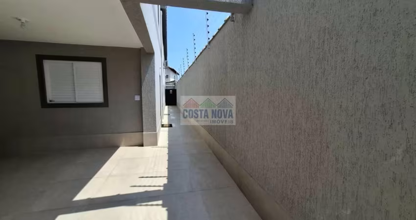Casa de Condomínio na Guilhermina - 3 dormitórios - 1 vaga de garagem