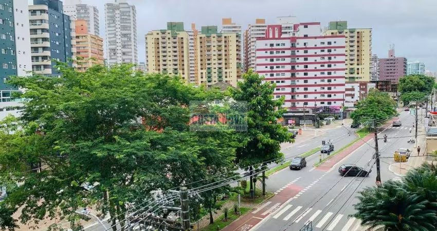 Apartamento à venda com 2 dormitórios, 1 vaga com  96m² no Canto do Forte a 100 metros do mar