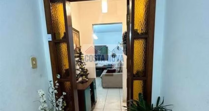 Apartamento a venda com 2 dormitórios na Guilhermina, próximo à praia