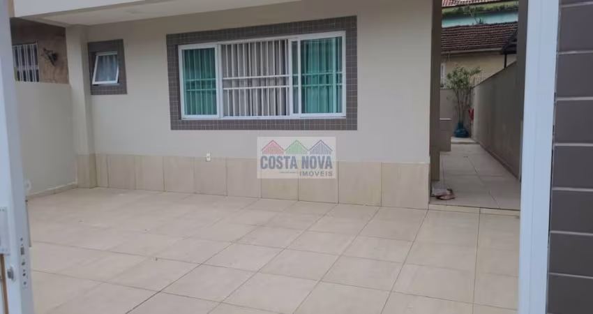 Casa à venda com 180m², 3 quartos sendo os 3 suítes, sala para 2 ambientes e 3 vagas em Marapé