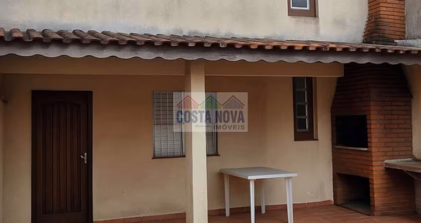 Sobrado de 210 m2 em  Itanhaém com 03 dormitórios e edícula