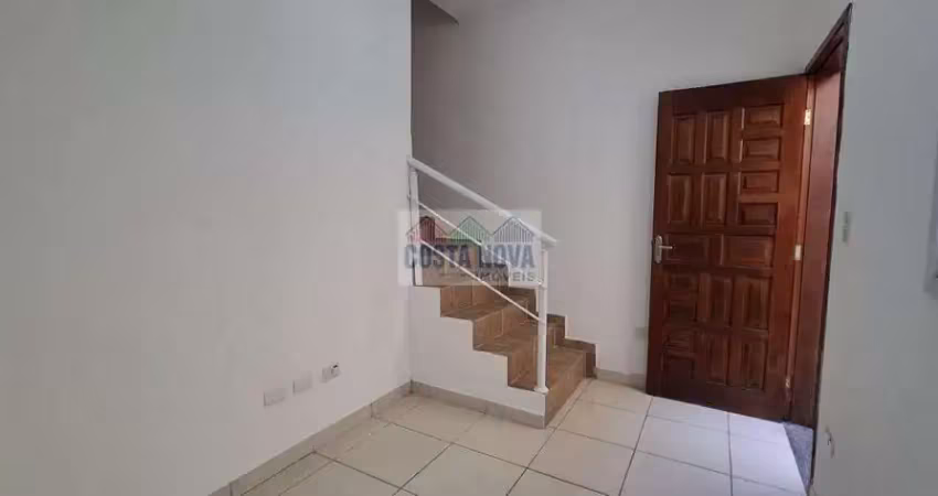 Casa assobradada  com 2 dormitórios e quintal privativo no bairro sitío do campo, praia grande