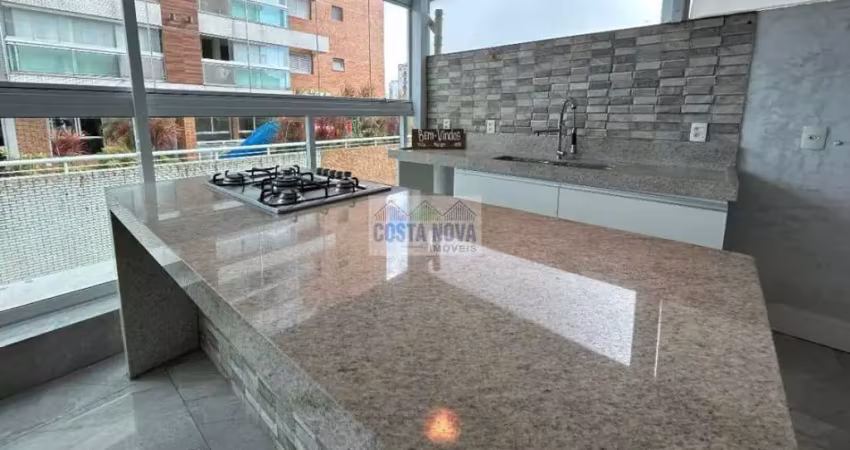 Conforto e localização privilegiada na ponta da praia