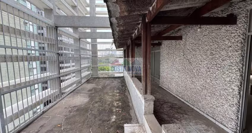 Apartamento com 3 suítes e 298 m² no condomínio alcácer. imóvel para investimento e reforma total