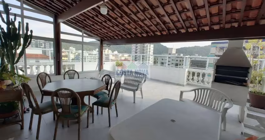 Cobertura em condomínio de alto padrão, localizado em região privilegiada da praia da enseada