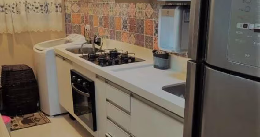 Oportunidade: Apartamento à Venda em Cotia-SP, Jardim dos Ipês - 2 Quartos, 2 Salas, 1 Banheiro, 1 Vaga, 49m²