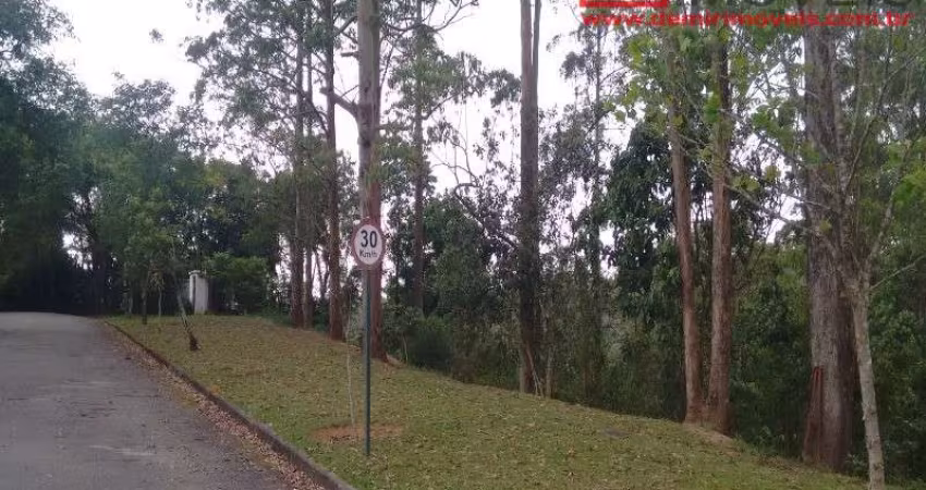 Terreno em Condomínio à Venda em Embu das Artes-SP, Jardim Tomé - 3.694,00 m² de Área