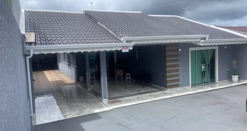 Linda residência à venda no Jardim Dalla Torre, Bairro Passaúna em Araucária