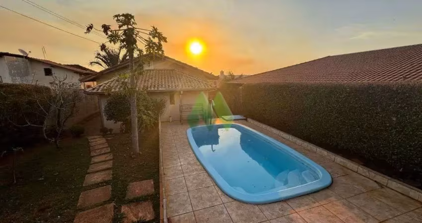 Casa 3 Dormitórios à Venda - Vila Maria - Botucatu/SP