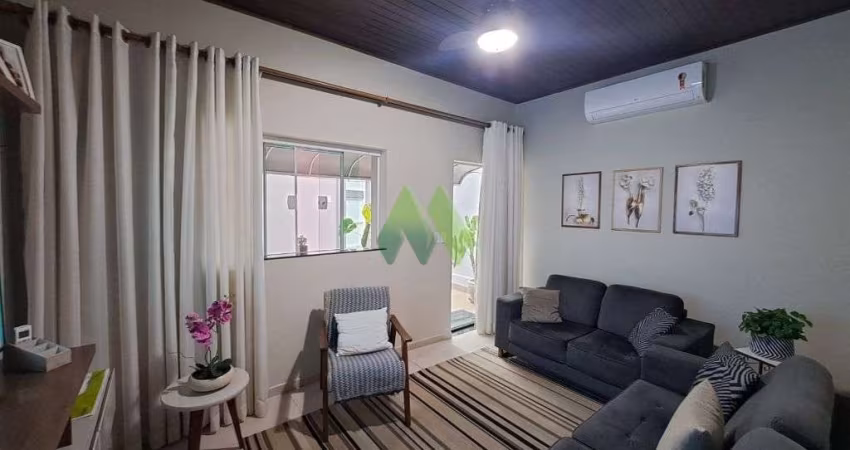 Casa 3 Dormitórios à Venda - Vila Maria - Botucatu/SP