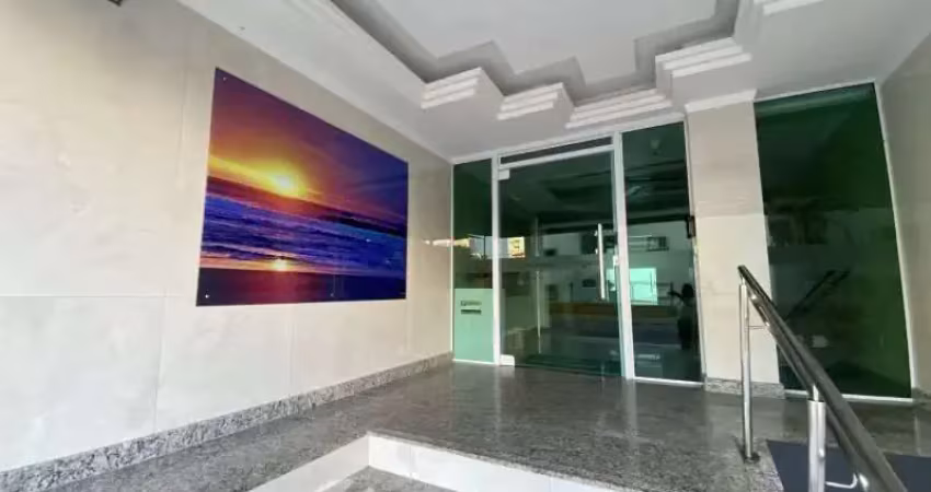Uma raridade a uma quadra da beira-mar! locação anual!