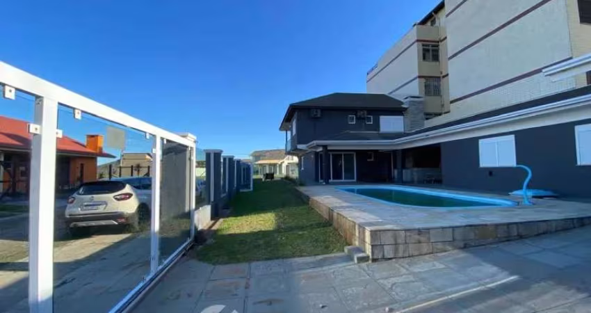 Sobrado com 6 Dormitórios, Piscina e Vista para o Mar – Tramandaí para Locação Anual