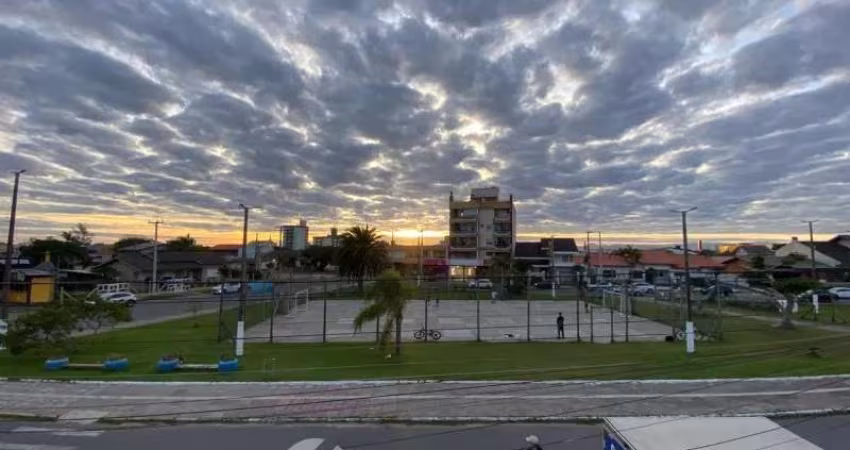 Aluguel anual - Apartamento em Tramandaí na avenida central, praticidade e conforto em um só endereço.