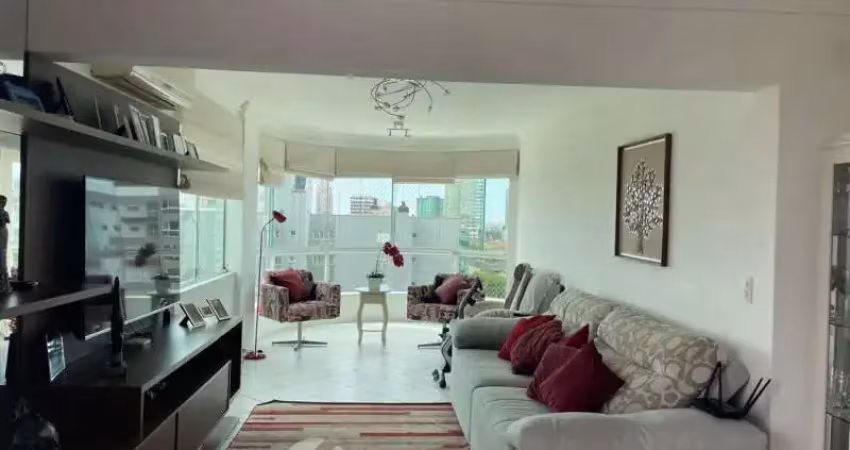 Lindíssimo apartamento no centro de tramandaí com 3 dormitórios e finamente mobiliado !