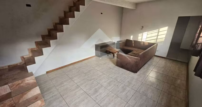 Casa com 2 quartos para alugar na Rua Marujada, Jardim Piraçuama, São Paulo