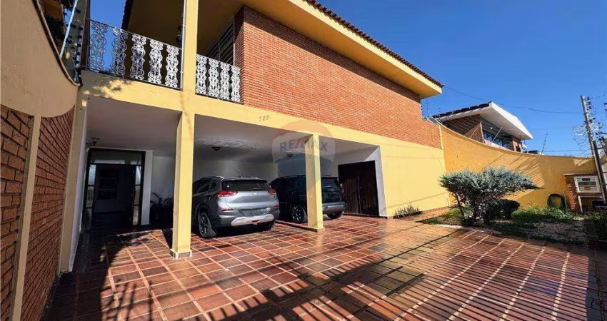 Casa com 3 quartos (1 suíte) Escritório Fotovoltaica 4 vagas Jardim Sumaré