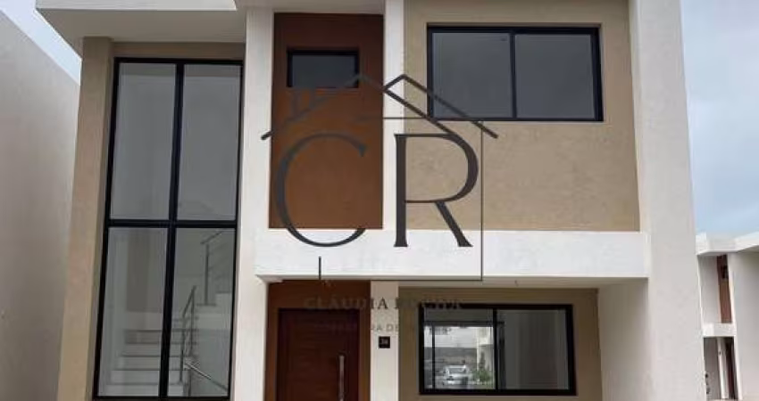 Maravilhosa casa no condomínio Essence em Buraquinho!