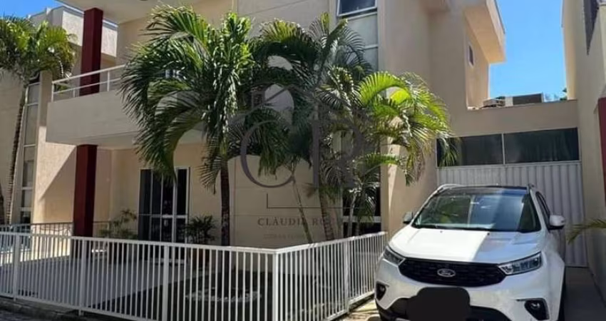 Excelente casa com 3 suítes em Buraquinho!