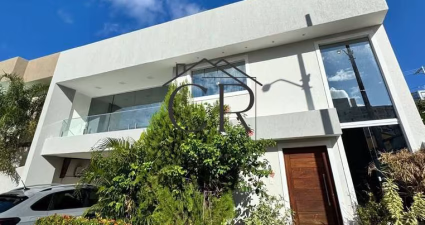 Linda casa em condomínio fechado com excelente localização!