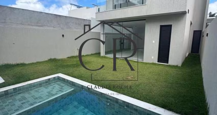 Maravilhosa casa ao lado de Busca Vida, altíssimo padrão de construção!