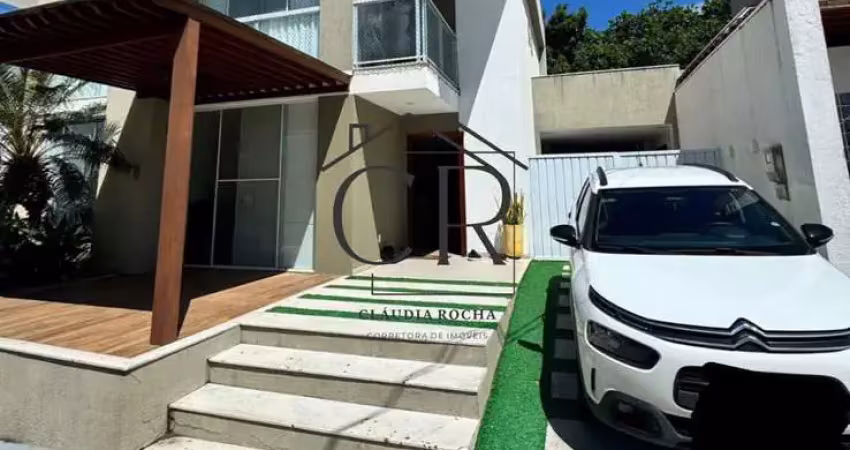 Excelente casa duplex em condomínio fechado com ótima infraestrutura!