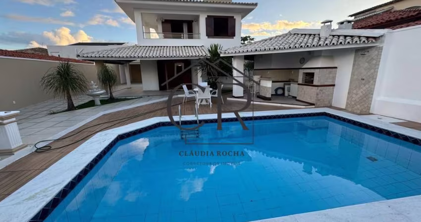 Super imponente, arquitetura moderna, no coração de Vilas do Atlântico!