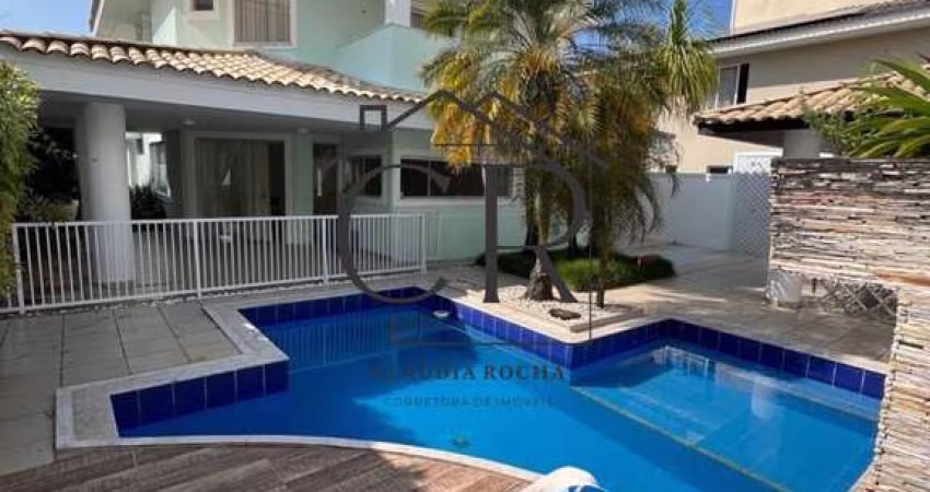 Maravilhosa casa em condomínio ao lado de Vilas do Atlântico!