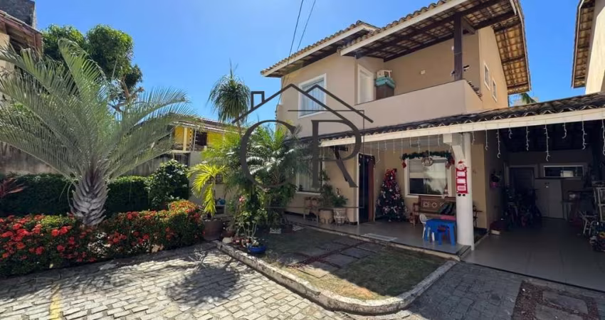 Perfeita, prontíssima para morar, um verdadeiro charme de casa em condomínio!