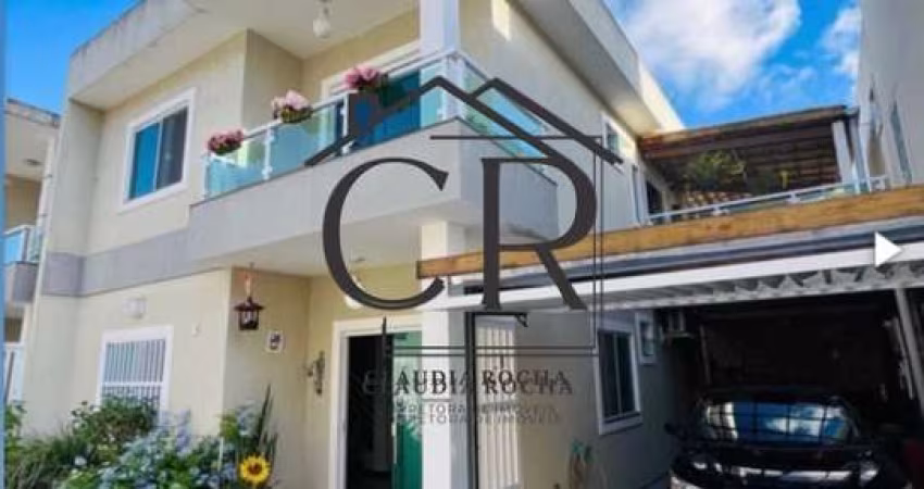 Pronta para morar, belíssima casa ao lado de Vilas do Atlântico!!