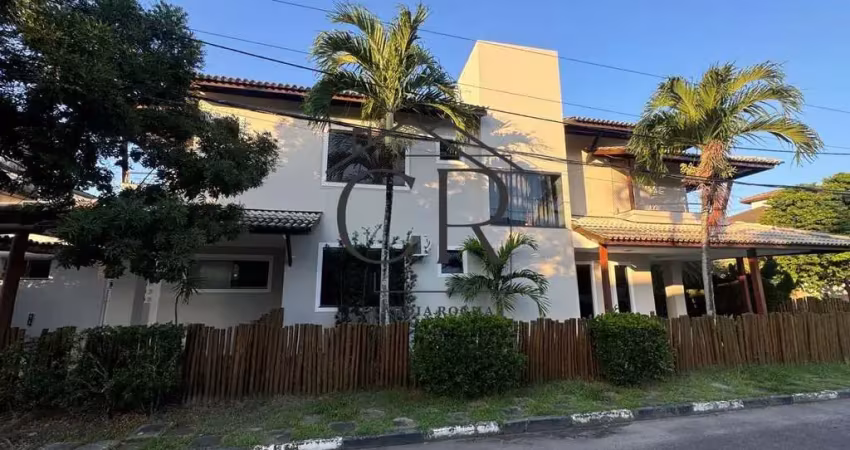 Impecável casa em condomínio fechado, pronta para morar!!